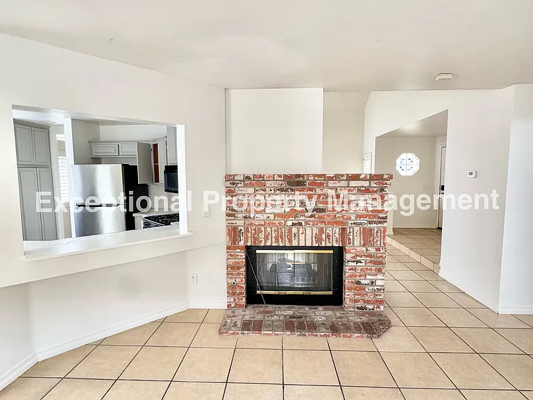 16202 Trailwinds Dr — Photo 5