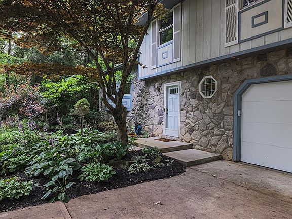 2nd image of 4506 Briarwood Dr