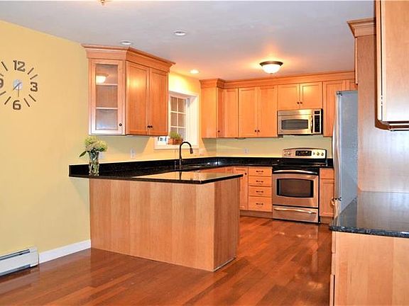 5th image of 141 Riverdell Dr