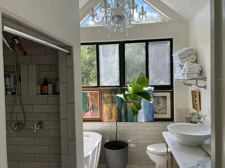 1621 NE 2nd St #503 — Photo 9