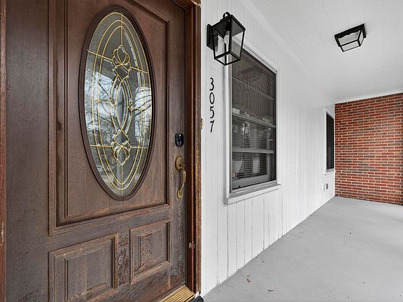 5th image of 3057 Ridge Ave