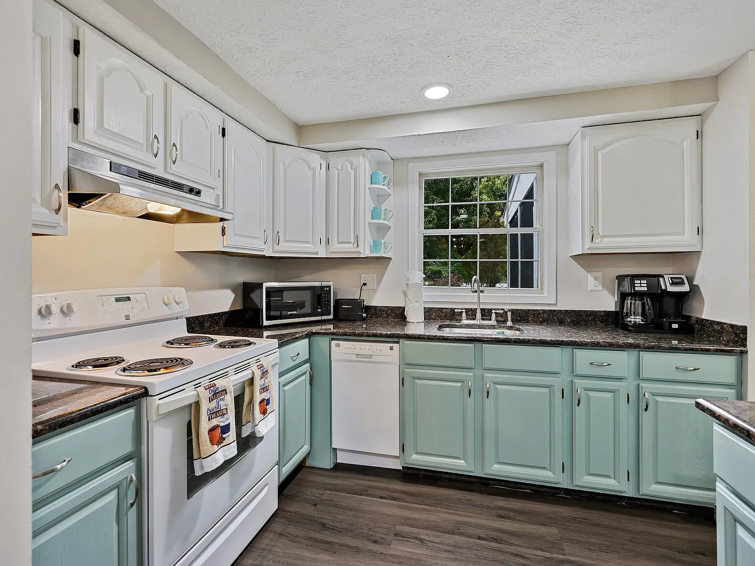 1639 Revell Downs Dr — Photo 3