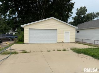 2133 E North Grand Ave, Grandview, IL 62702