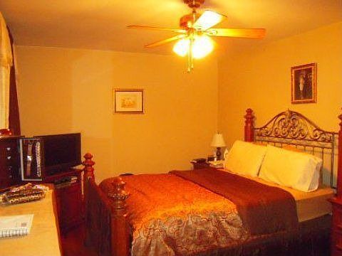 2nd image of 6730 Dartmouth St APT 6A