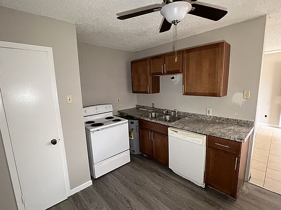 2nd image of 1625 Columbus Ave #B