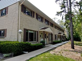 602 W Central Rd, Arlington Heights, IL 60005