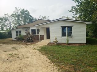 360 Spruce St, Bourbon, MO 65441