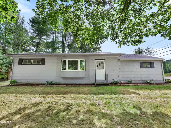 6 Arnold Ct, Cheshire, MA 01225