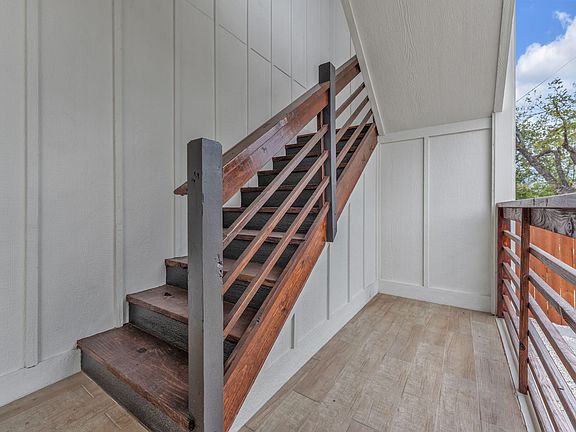 5th image of 110 Webb St Unit 201