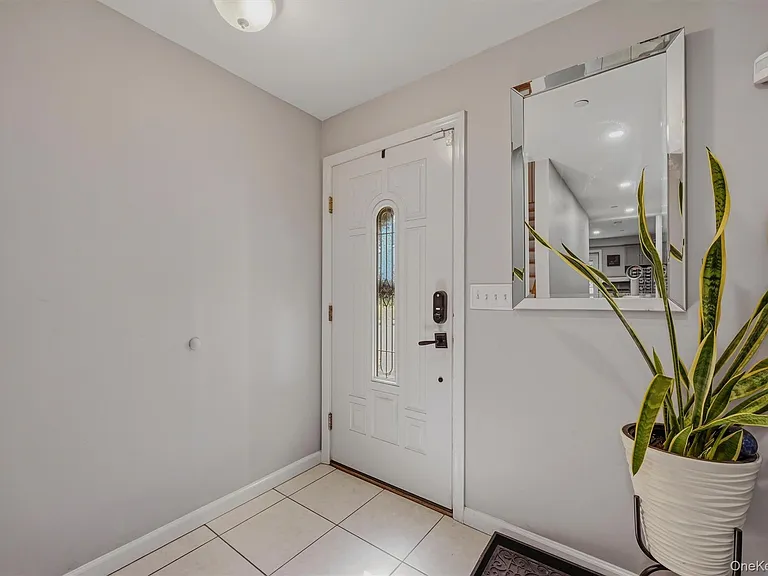 42 Leonard St — Photo 3