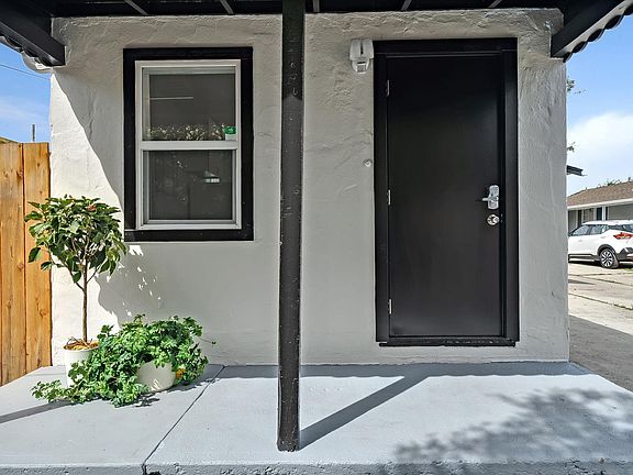 5th image of 2815 Curtis Ave #1-2-3