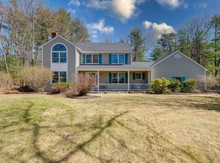 10 Charlotte Dr, Falmouth, ME 04105