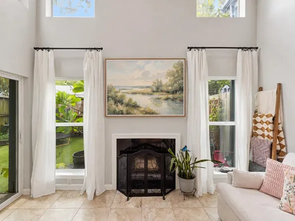 735 Worthshire St, Houston, TX 77008