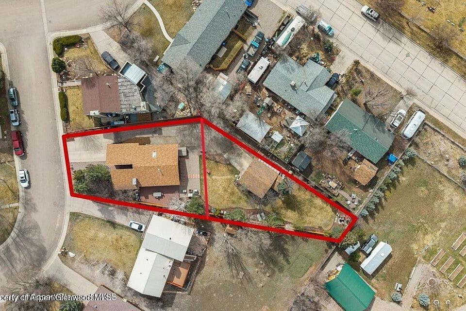 1st image of 520 & 0 Mesa Verde Ave