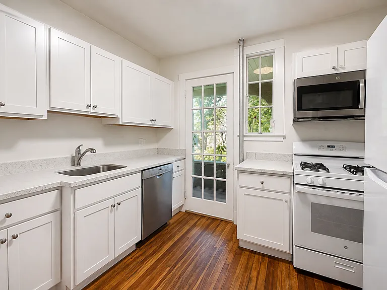 33B Concord Ave #18 — Photo 5