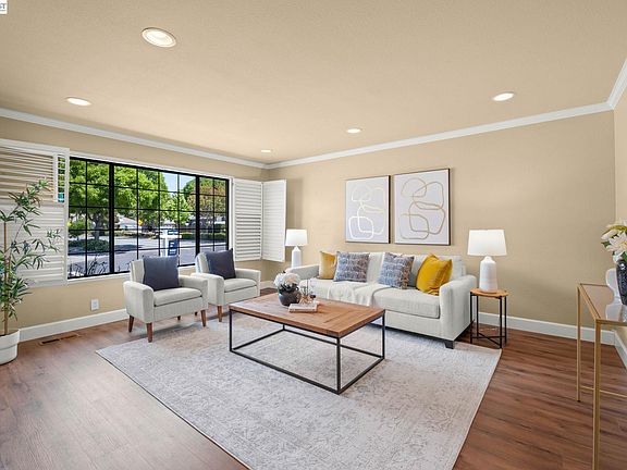4th image of 3006 Melbourne Ct