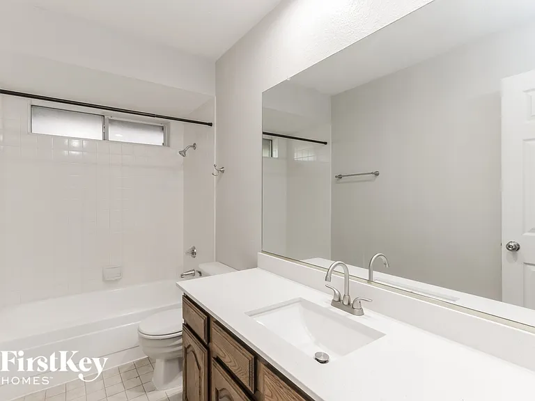 542 Renee Ln — Photo 14