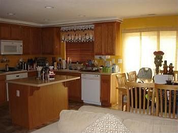 3rd image of 21 Bellows Pond Pl