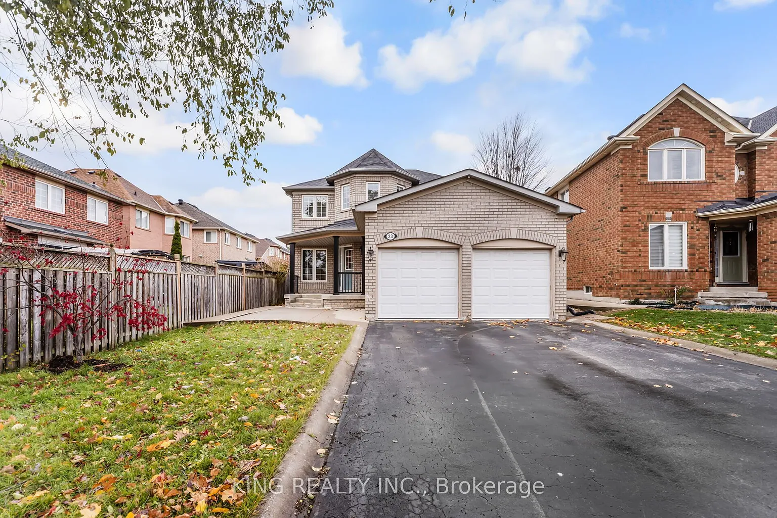 23 Himalaya St photo 1