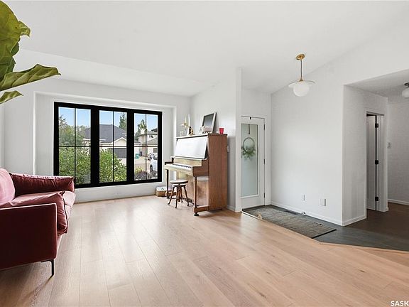 3rd image of 110 McFarland PLACE