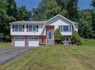 82 Oak Hollow Dr, Waterbury, CT 06708
