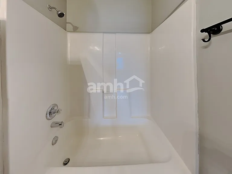 1168 Fielding Ln — Photo 16