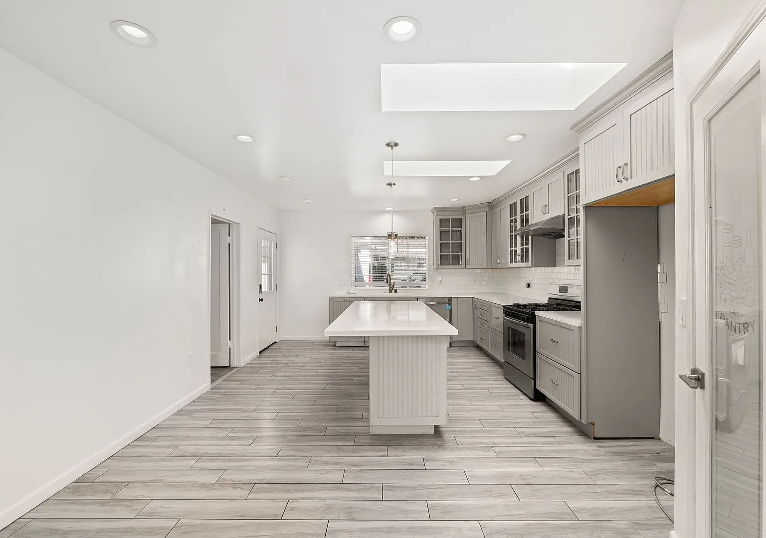 587 E. Arrow Hwy — Photo 1