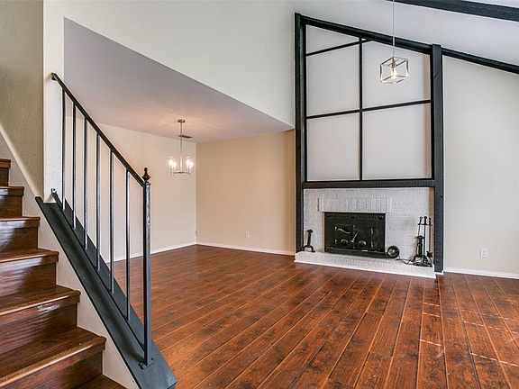 5th image of 585 Auburn Dr