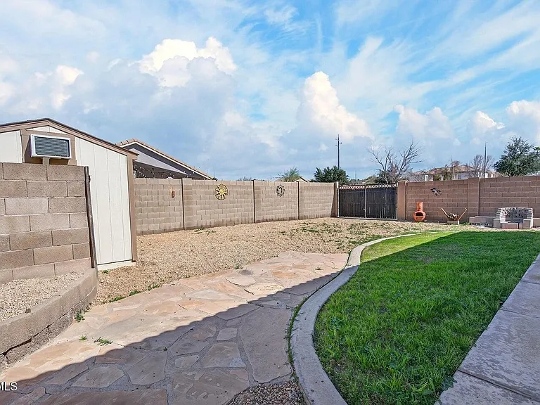 1948 E Carla Vista Dr — Photo 4