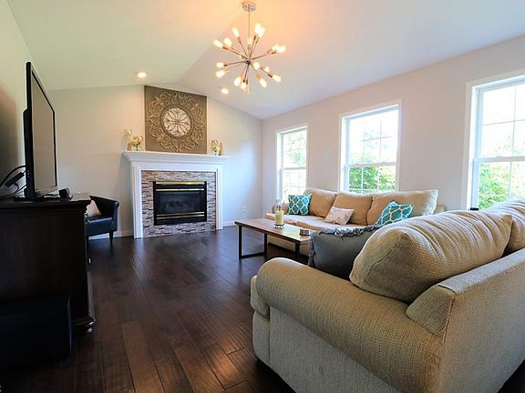 5th image of 3309 Colton Ct