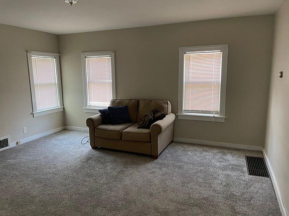 2nd image of 9 Carlton St #2