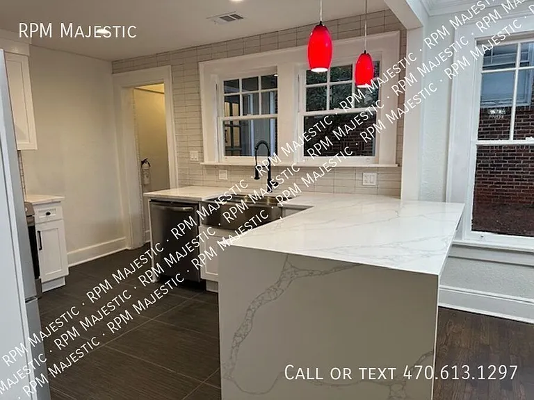 1134 Donnelly Ave SW — Photo 14