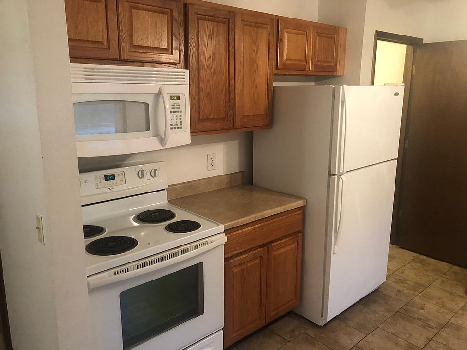 2nd image of 4695 E Oakwood Dr