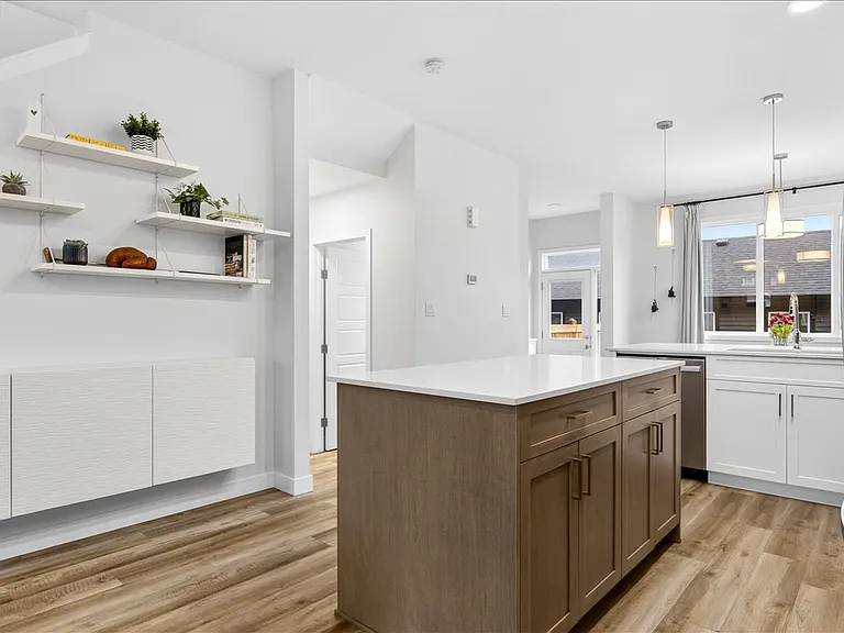535 Paterson Way SW — Photo 15