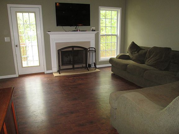 2nd image of 98 Greenwood Park Way