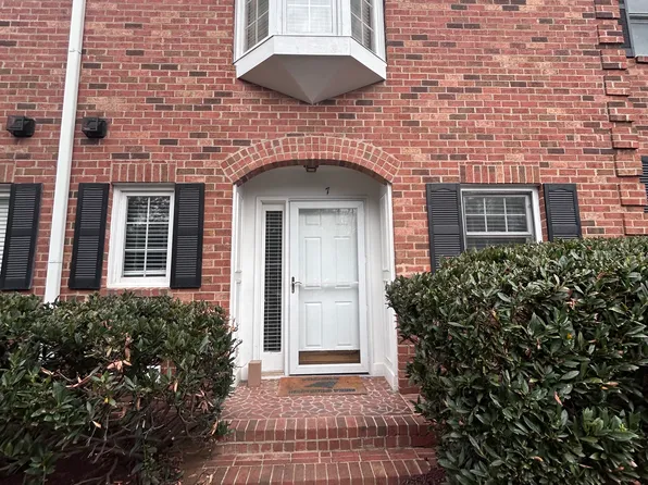 527 Hawthorne Ln Unit 7, Charlotte, NC 28204