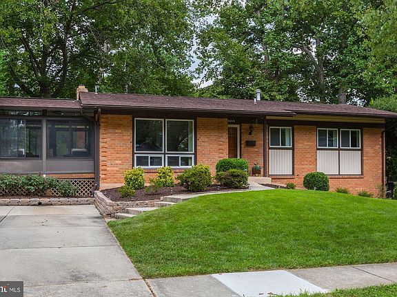 3rd image of 14413 Woodcrest Dr