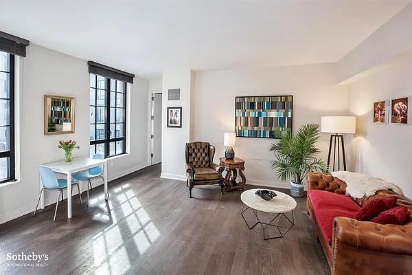 Sold by Sotheby's International Realty | media 1