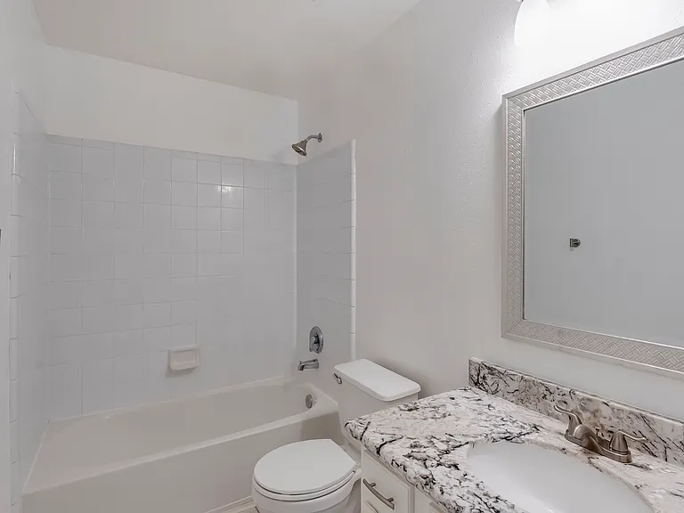 16215 Hollow Rock Dr — Photo 13
