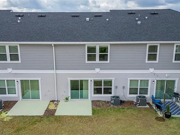 697 Stoney Point Cir — Photo 25