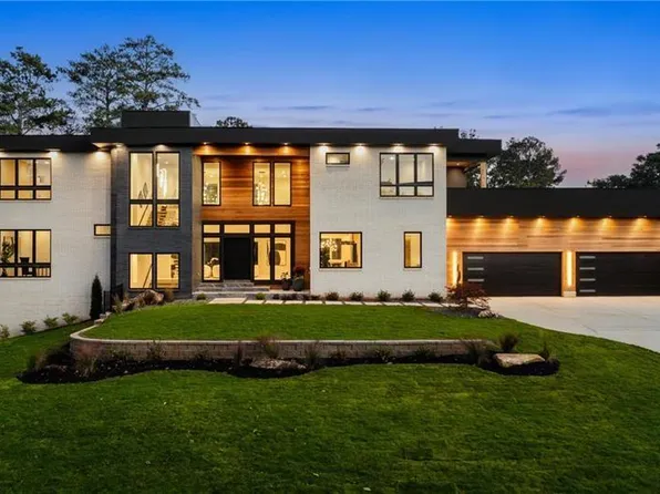 6531 Long Acres Dr, Sandy Springs, GA 30328