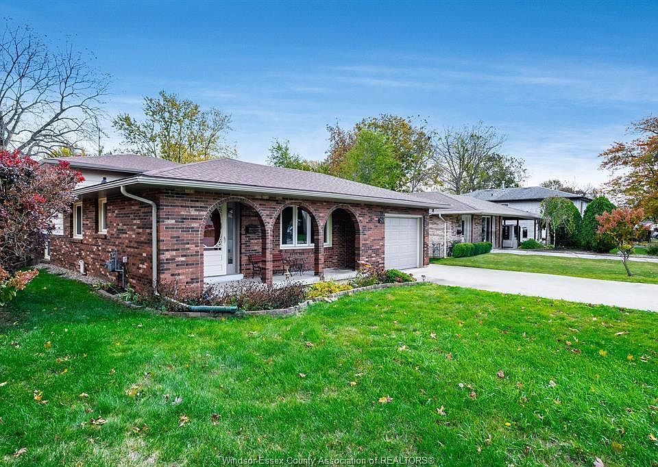 1st image of 265 Stonehedge Dr