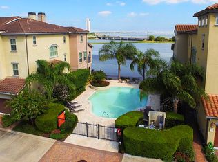 6 Tassia Ln, Houston, TX 77058