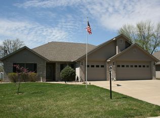 1017 S Johanson Rd, Peoria, IL 61607