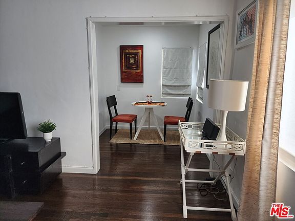 4th image of 811 1/4 E Nutwood St