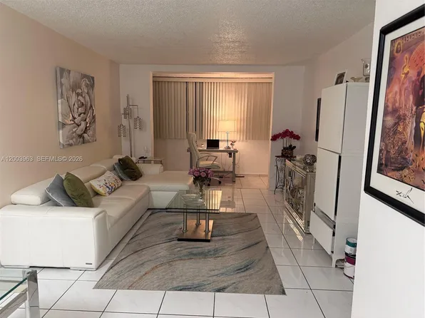 5033 NW 7th St APT 312, Miami, FL 33126