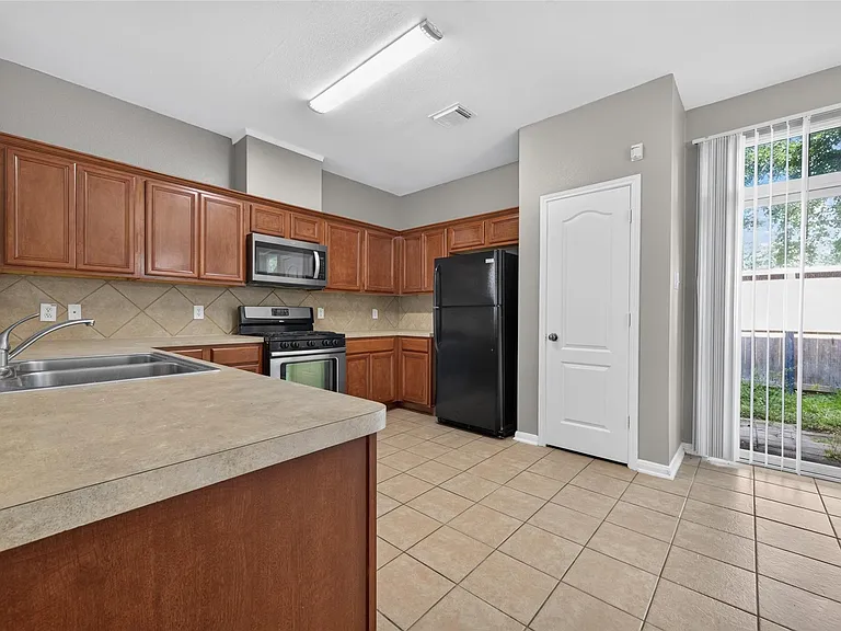 8126 Montague Manor Ln — Photo 15