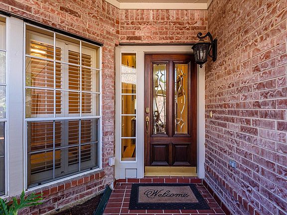 3rd image of 2810 Silver Bough Cir