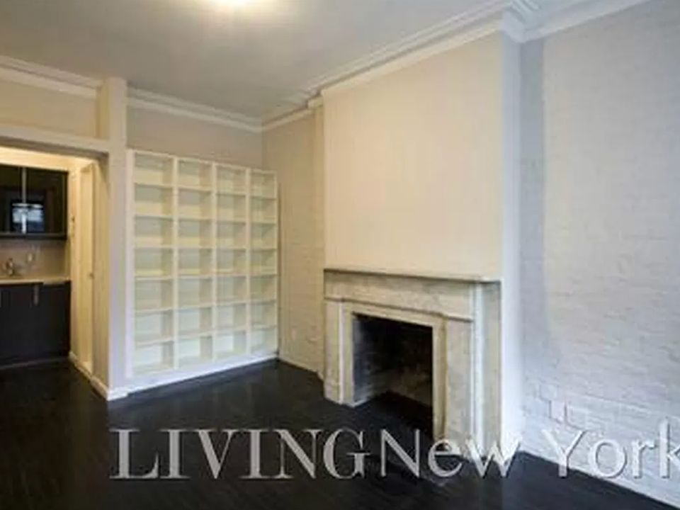 1st image of 125 E 30th St APT 4A