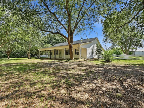 3rd image of 2240 Riddle Rd